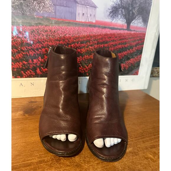 Frye Leather Brielle Peep Toe Zip Ankle Bootie Size 10 - Picture 5 of 7